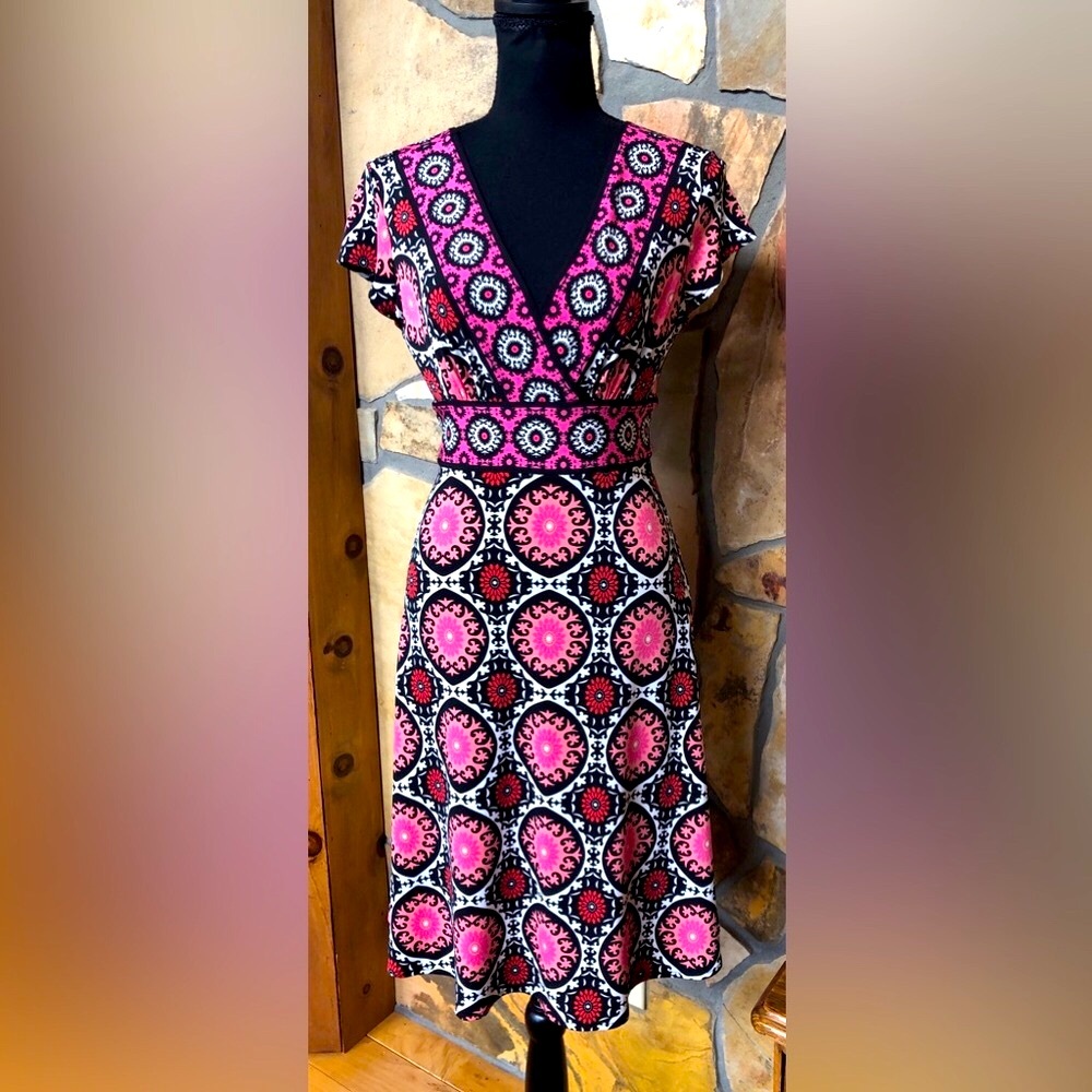 LONDON TIMES Medallion Print Pull-on Stretch Wrap Bodice Cap Sleeves Dress (8P) - Picture 3 of 16